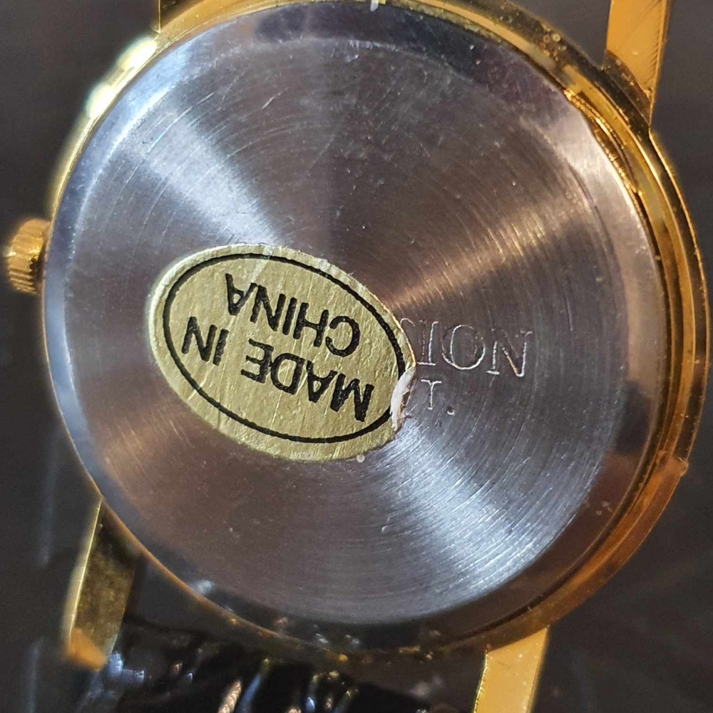 🦋10/$20🦋 Goldtone/Black Diamond Leather Women's Watch - Picture 4 of 4